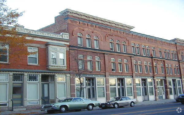 Building Photo - 2944 Zuni St