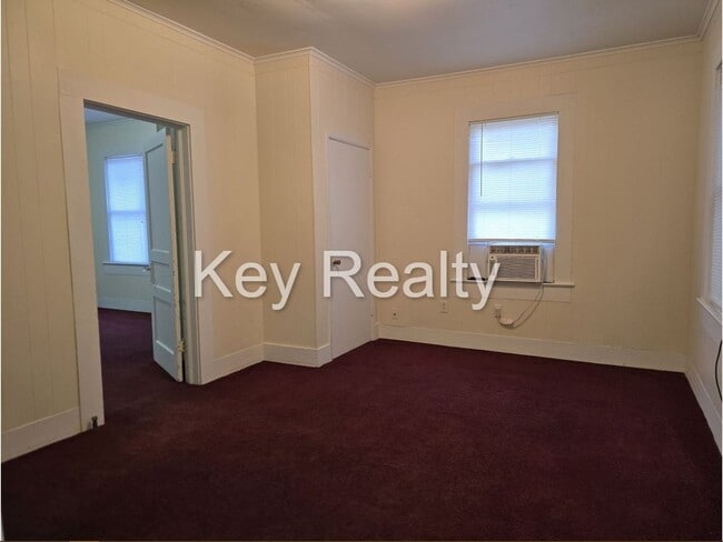 Building Photo - 2307 1/2 A Elliott St. - Alexandria - Upstairs apartment