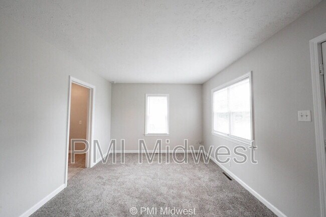 Foto del edificio - 1615 E Southport Rd