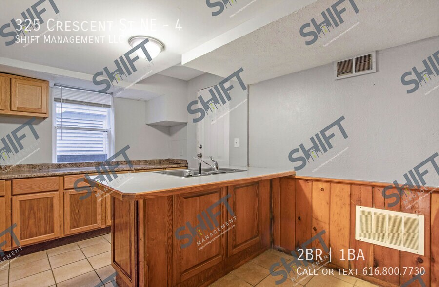 Foto principal - 325 Crescent St NE