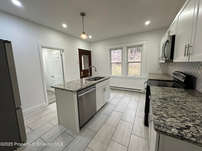 Building Photo - 5 Robert St