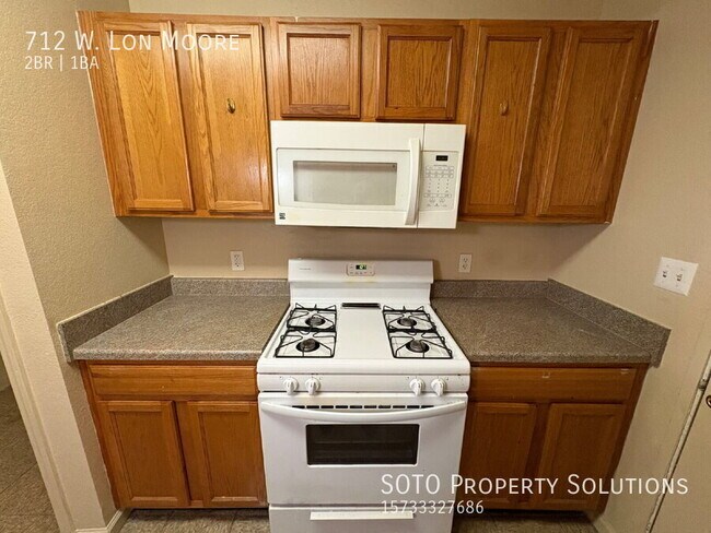 Foto del edificio - 712 Lon Moore St