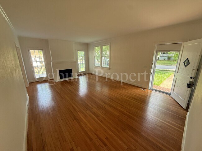 Foto del edificio - 2127 Queen St