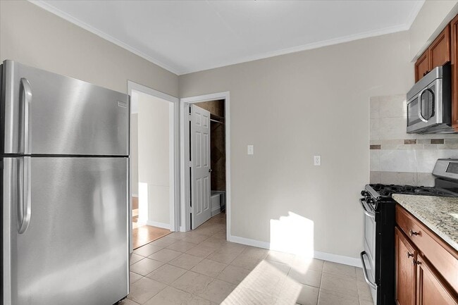 Building Photo - 17 S 4th Ave