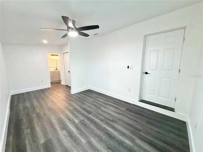 Foto del edificio - 1417 Ambassador Ave