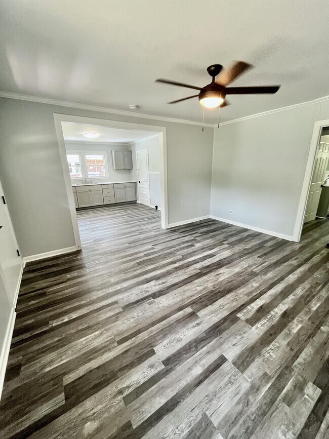 Foto del edificio - 3317A Berry Ln
