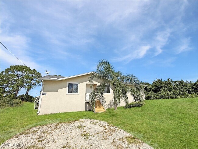 Foto del edificio - 849 Theodore Vail St E