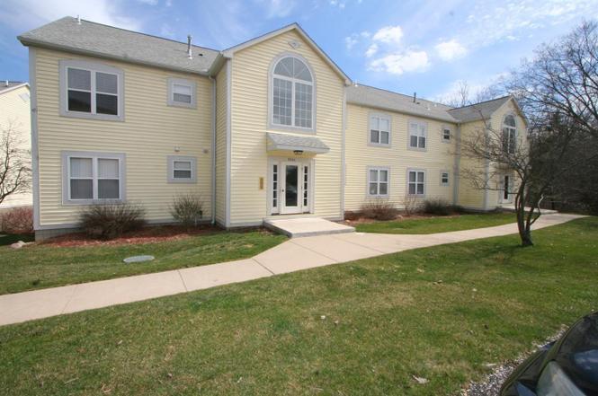 Primary Photo - Three Bedroom Two Bath Condo near Arbor Hills