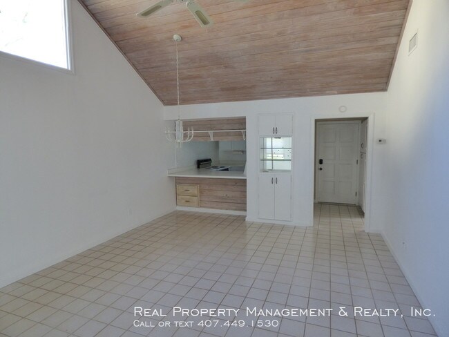 Building Photo - 2 BR / 2 BA In Errol Club Villas