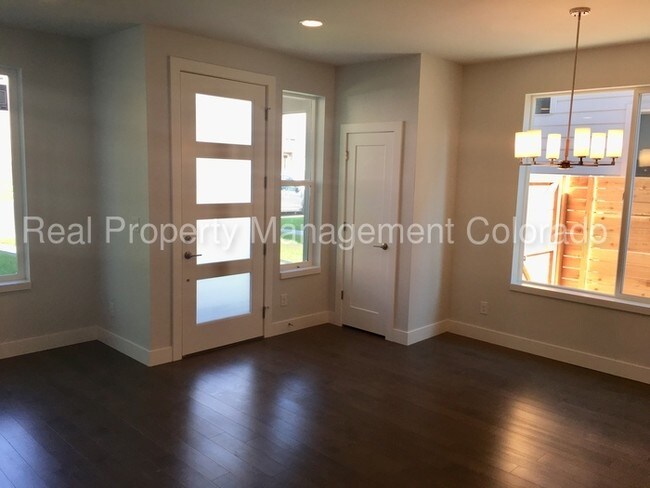 Foto del edificio - Brand New Townhome by Sloan's Lake