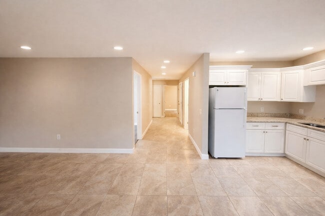 Foto del edificio - 4708 Golfview Blvd