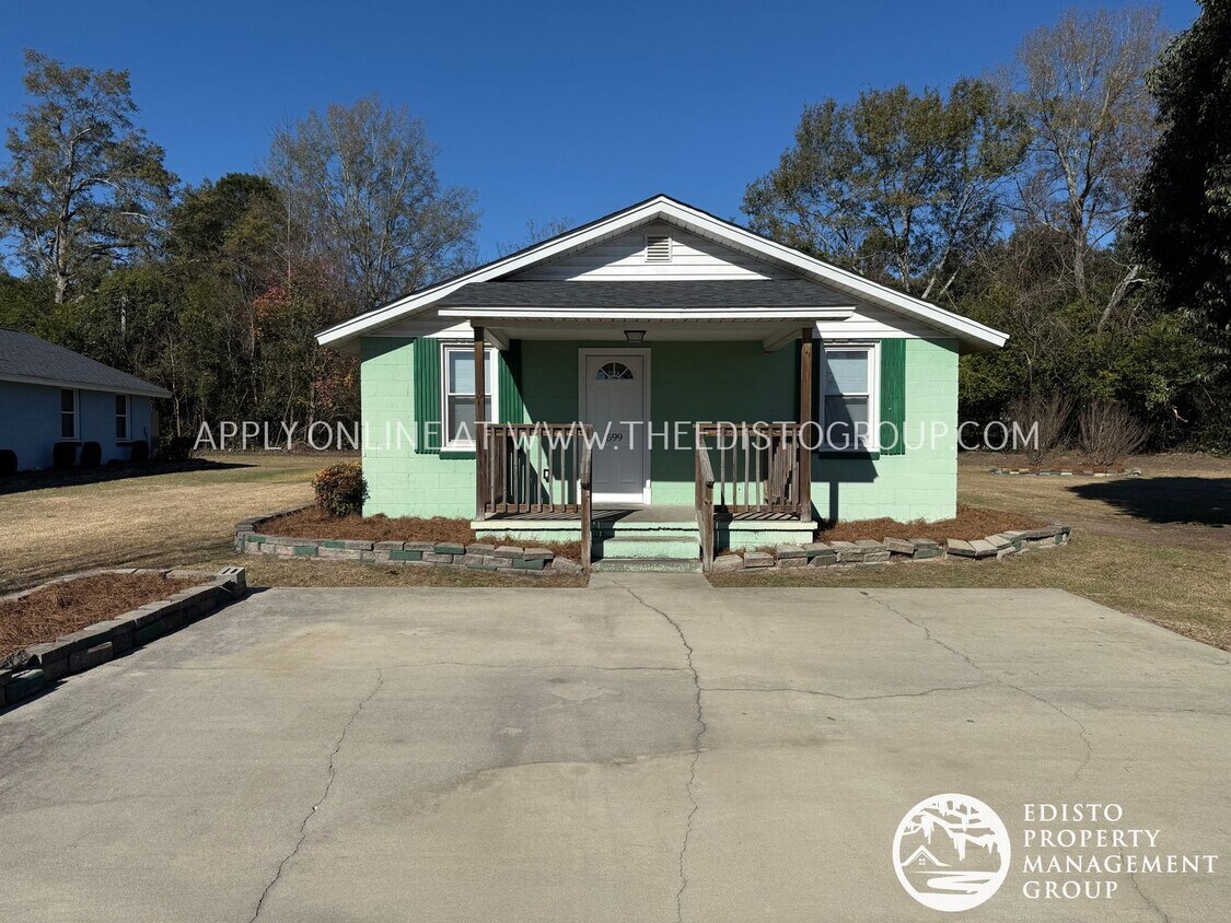 Foto principal - Updated 3BR Home with Large Yard