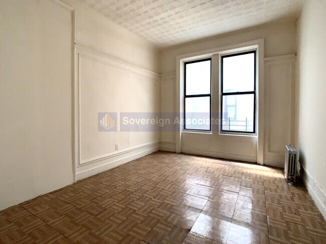 Foto del edificio - 121 Post Avenue