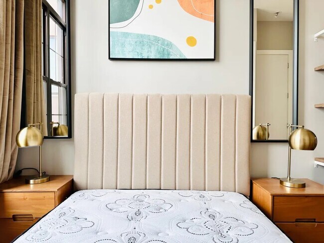 Foto del edificio - Furnished room/NOT APARTMENT