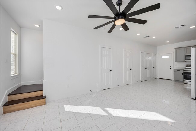 Foto del edificio - 7710 Independence St