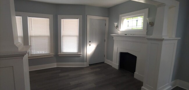 Building Photo - 2172 W Forest Home Ave