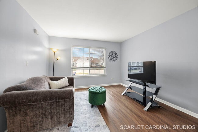 Building Photo - 2410 Mayfield Dr