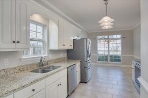 Building Photo - 702 Lakeside Landing Ct