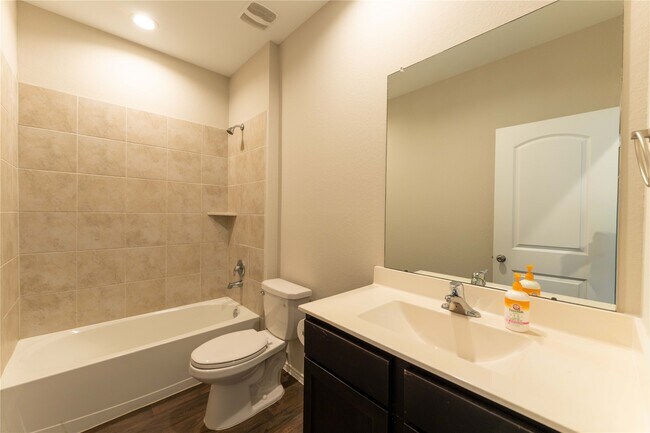 Foto del edificio - 20241 Portbec Dr