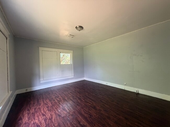 Foto del edificio - 2804 S Grand St