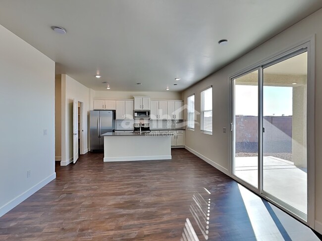 Building Photo - 7432 S Via Bombachas