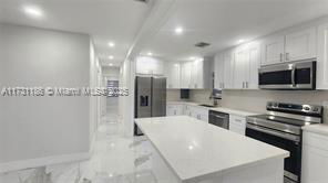 Foto principal - Southwest 35th Terrace, Miami, FL 33165 - ...