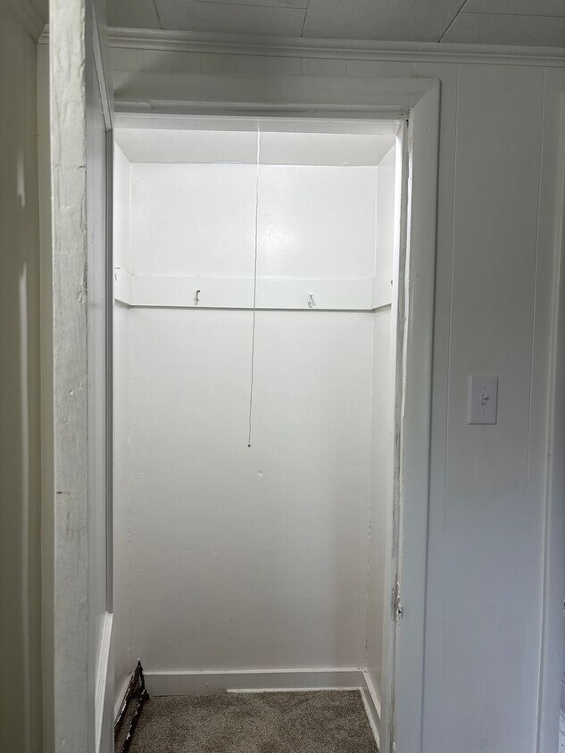 Foto del edificio - 1st Floor 2 Bedroom Apartment in East End ...