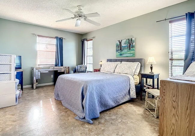 Foto del edificio - 5894 Longbow Ln