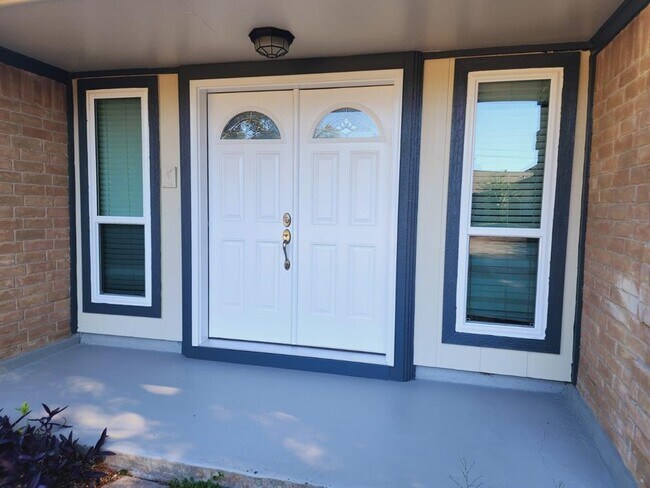 Building Photo - 12718 Huntington Venture Dr