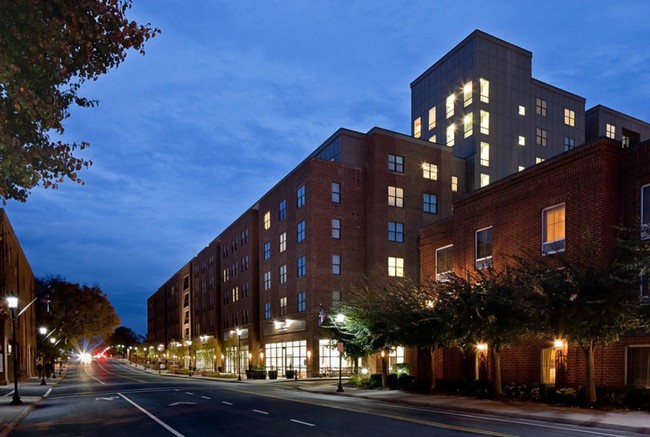 Building Photo - Flats at West Village