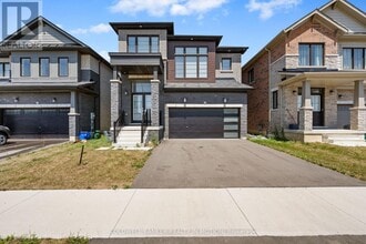 Building Photo - 6 Discovery Dr