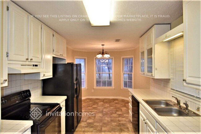 Building Photo - 450 Leigh Kay Dr