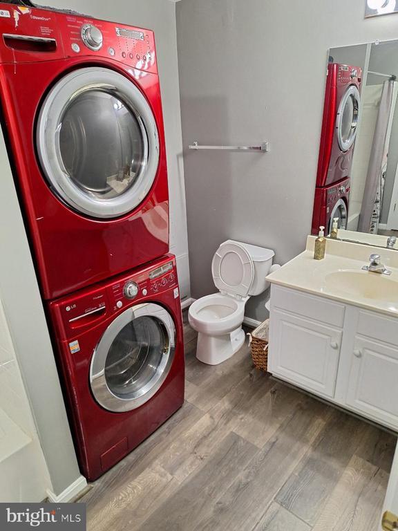 Foto del edificio - 7930 Orchard Park Way