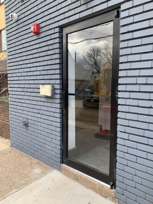 Primary Photo - 6162 Ridge Ave