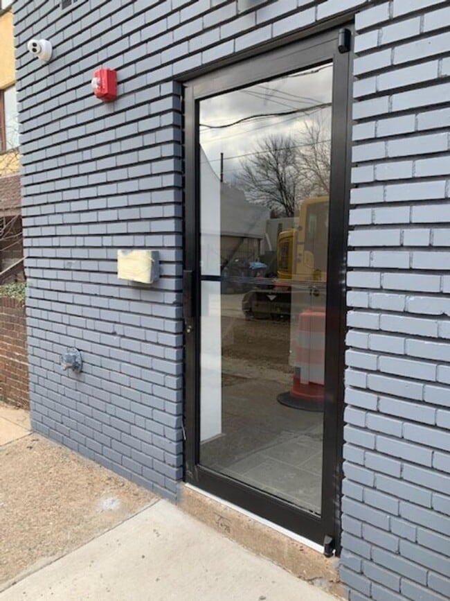 Building Photo - 6162 Ridge Ave