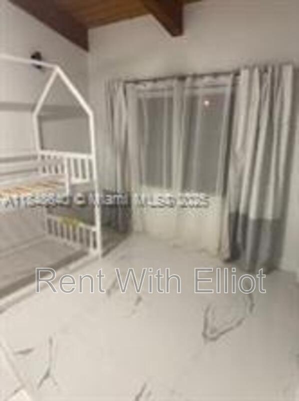 Foto del edificio - 2671 Parkview Dr S