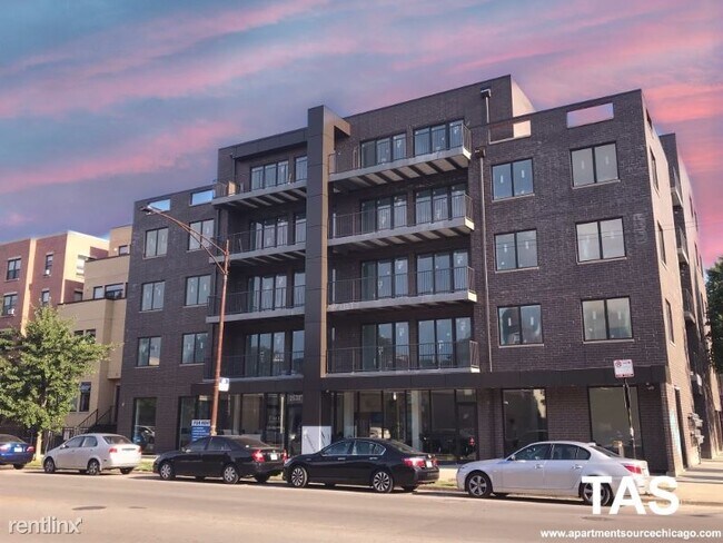 Building Photo - 405 W Fullerton Pkwy