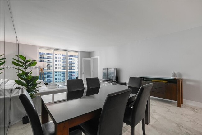 Building Photo - 2301 Collins Ave