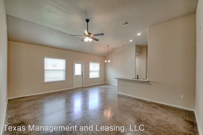 Building Photo - 3 br, 2 bath House - 405 Joanne Loop #A