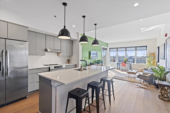 Building Photo - 411 Fairpoint St