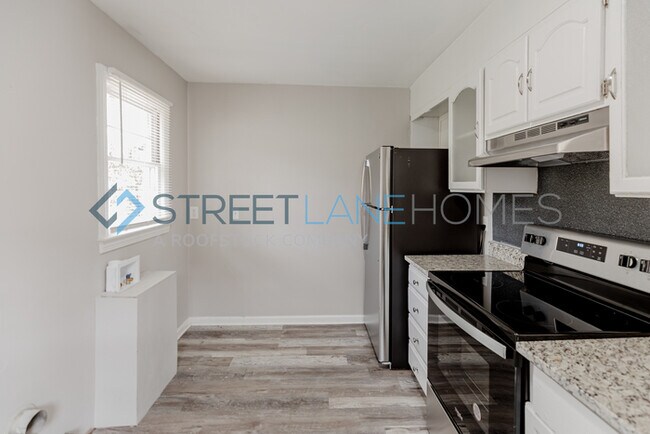 Building Photo - NOW OFFERING $250 OFF FIRST FULL MONTH IF ...