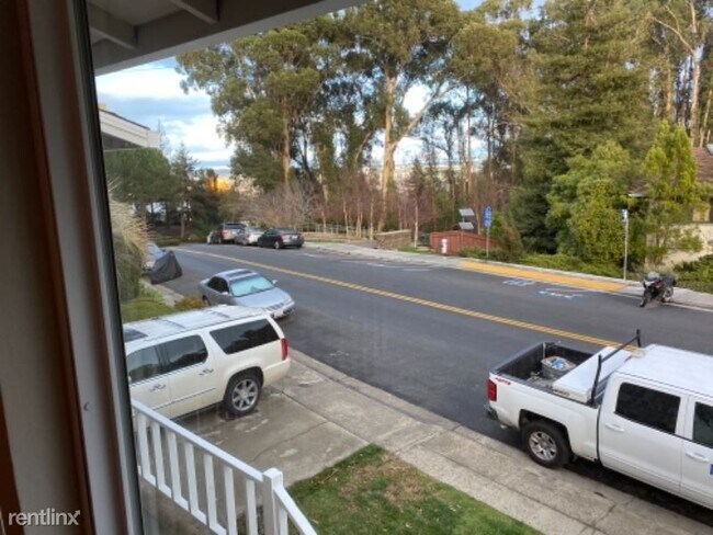 Foto del edificio - 4 br, 3 bath House - 504 Davey Glen Rd