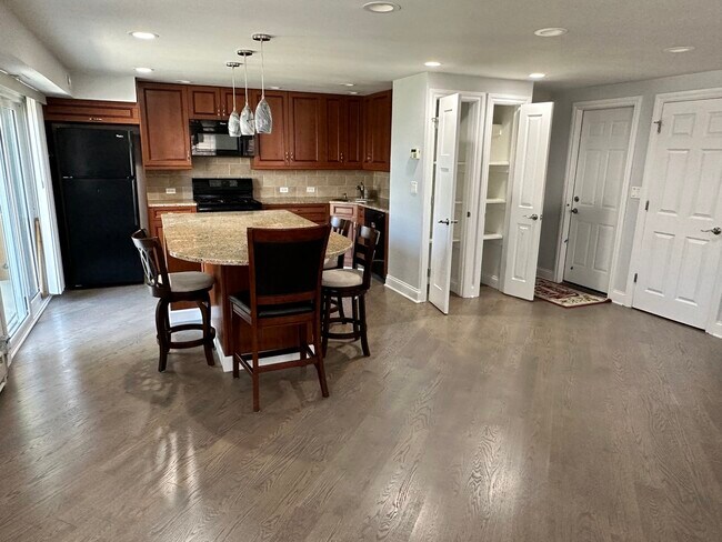 Foto del edificio - 1747 N Drury Ln