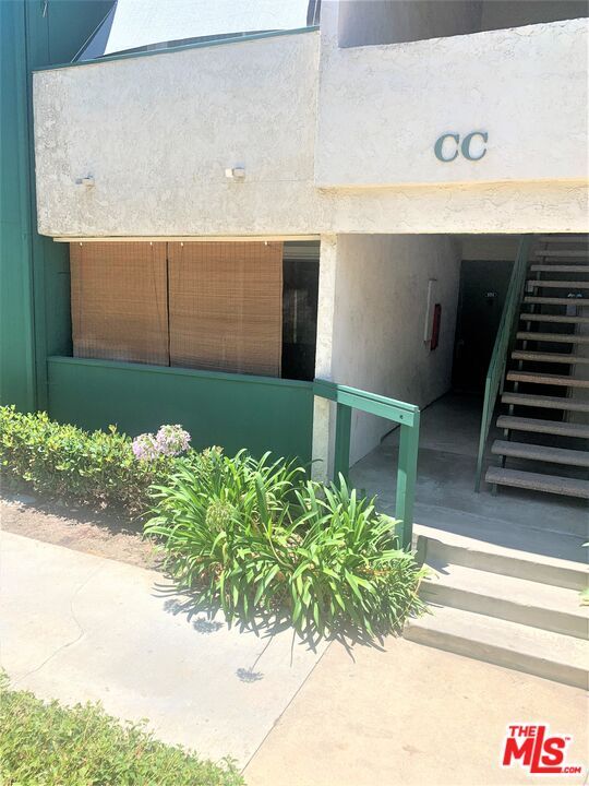 Foto principal - 15408 La Mirada Blvd