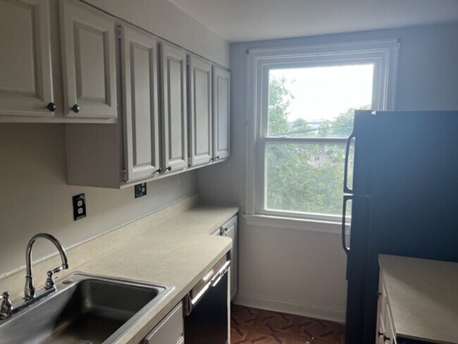 Foto del edificio - $1,300 harrisburg 3 bedroom house for rent