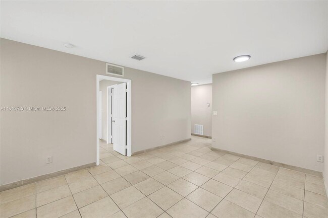 Building Photo - 142 NW 69th St