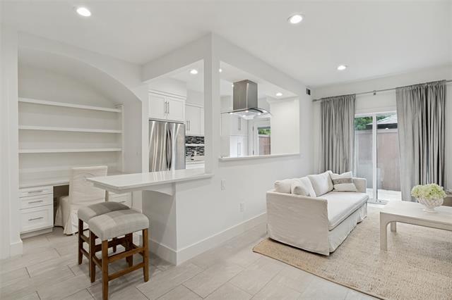 Foto del edificio - 4242 Travis St