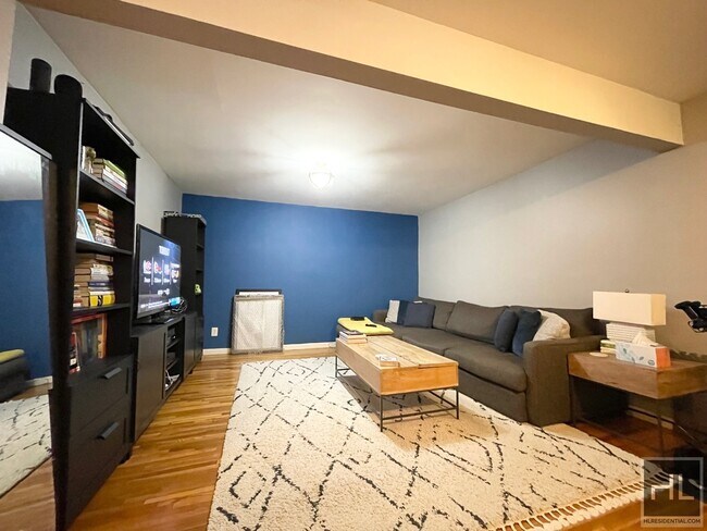 Foto del edificio - 30 AVENUE- Flex 2 Bedroom