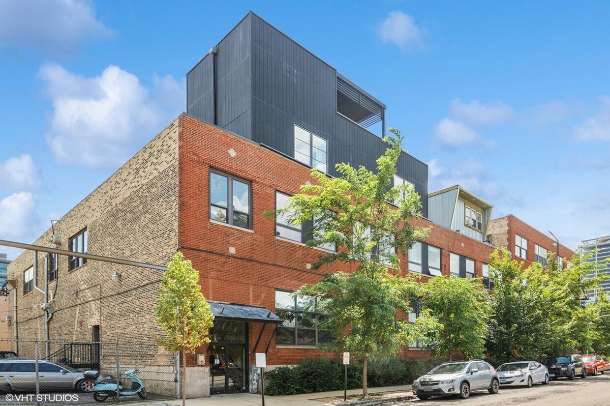 Primary Photo - 407 N Elizabeth St