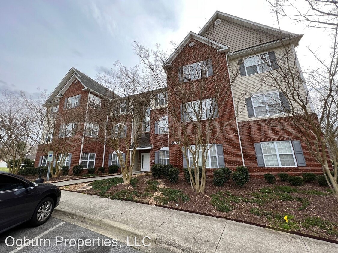 Primary Photo - 2 br, 2 bath House - 6981 HANESBROOK CIR, ...